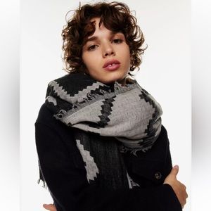 Aritzia Wilfred Diamond Mosaic Blanket Scarf